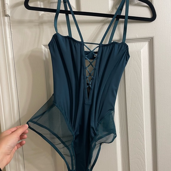 Victoria’s Secret Green Lace Up Corset Bodysuit (NWT) - Picture 4 of 6